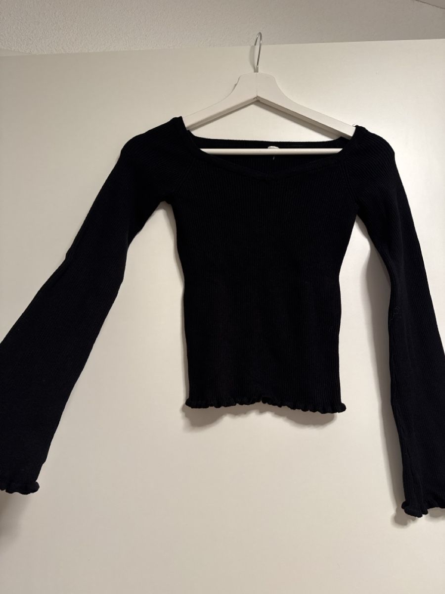 H&M Tops: Verkaufe bis 1.8 danach Flohmarkt! – Neu (gemäss Beschreibung) aus Menziken von Ranma 1