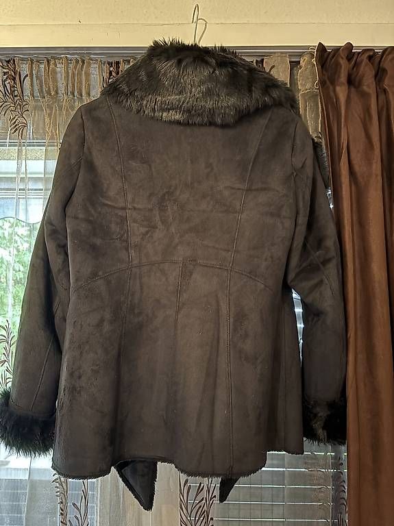 Vestes: Veste noire 123 taille 38 – D'occasion à Veyrier par Nath9279 2
