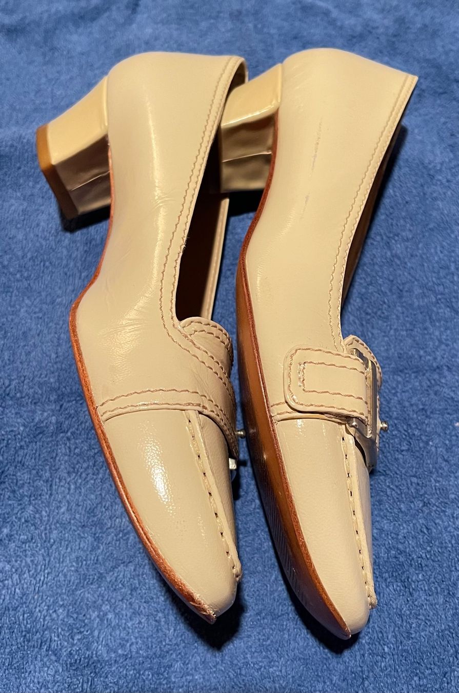 Navyboot Damenschuhe: Navyboot Pumps, Lackleder cremiger weiss, Gr. 371/2 – Gebraucht aus Kriens von Angie88 3
