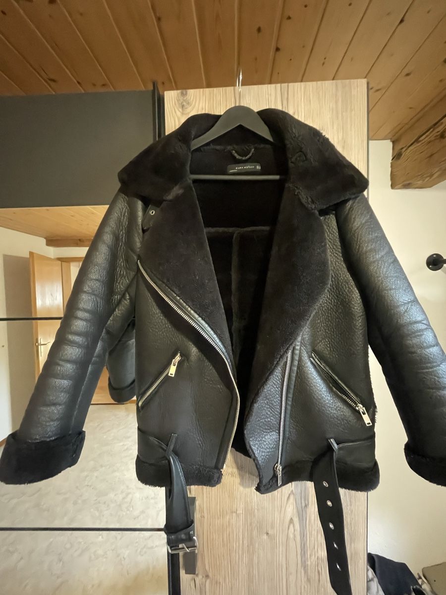 Zara Giacche: Schwarze Zara Lederjacke, Grösse S – Usato da Niederhünigen venduto da sil_9qtc 1