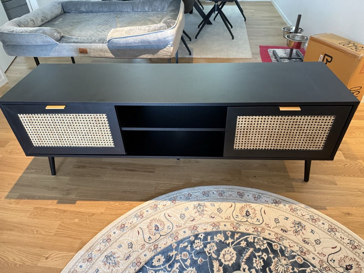Beliani Cassettiere: Sideboard mit Rattanfronten schwarz neuwertig – Usato da Kriens venduto da Icardii_95 2
