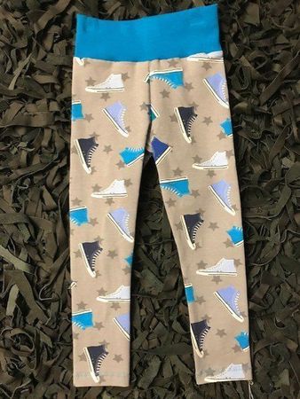Turnschuhe Leggings mit Bündchen Gr. 104 Neu