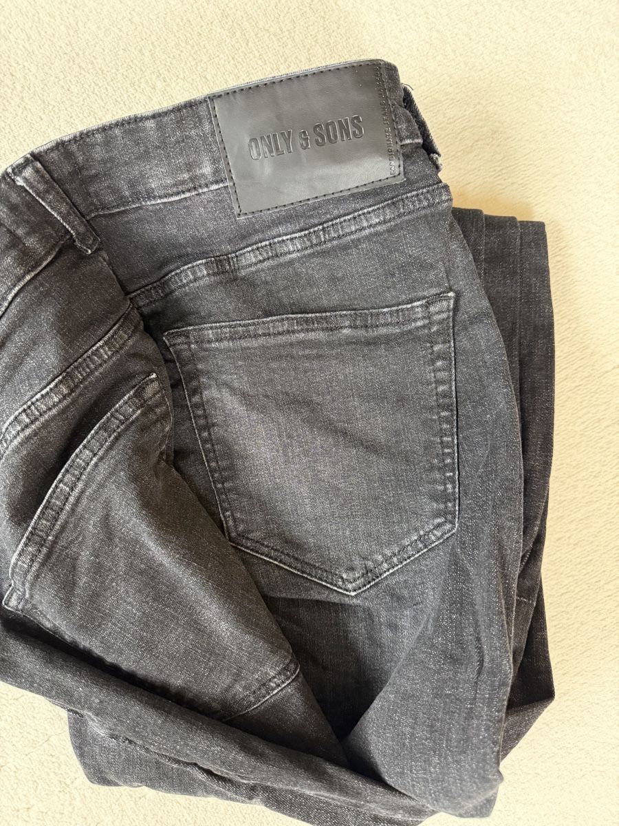 Only Jeans: Only & Sons, regular fit, schwarz denim, W31L34 – Usato da Würenlingen venduto da Sarasota03 1