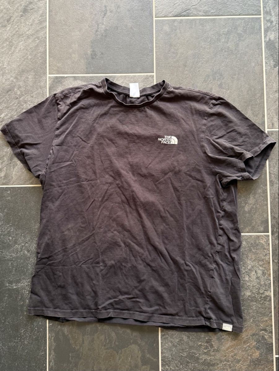 T-Shirts: The North Face Tshirt M – Gebraucht aus Nürensdorf von gia_82qt