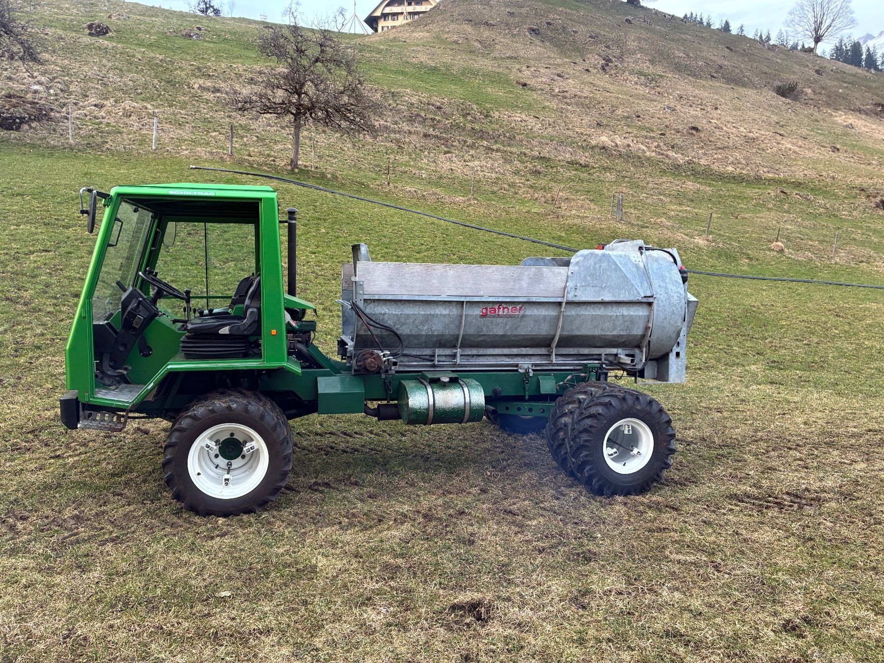 Tutte le macchine: Gafner mistzetter 2m3 zu Aebi Reform oder Schilter/Schiltrac – Usato da Schangnau venduto da UeliK0102