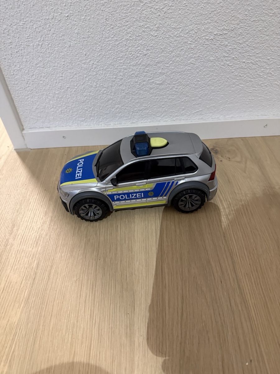 Jouets: Spielzeug Polizei Auto mit Licht und Ton – D'occasion à Pfäffikon ZH par Mado131019