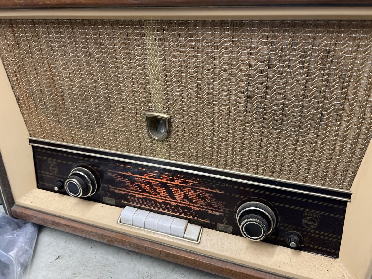 Philips Radio: Philips Röhrenradio, läuft! – Usato da Steffisburg venduto da gfell2 3