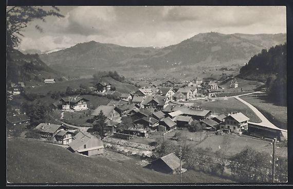 Cartoline postali: Gstaad, Teilansicht mit Strassenpartie – Usato da Berlin venduto da bartko-reher