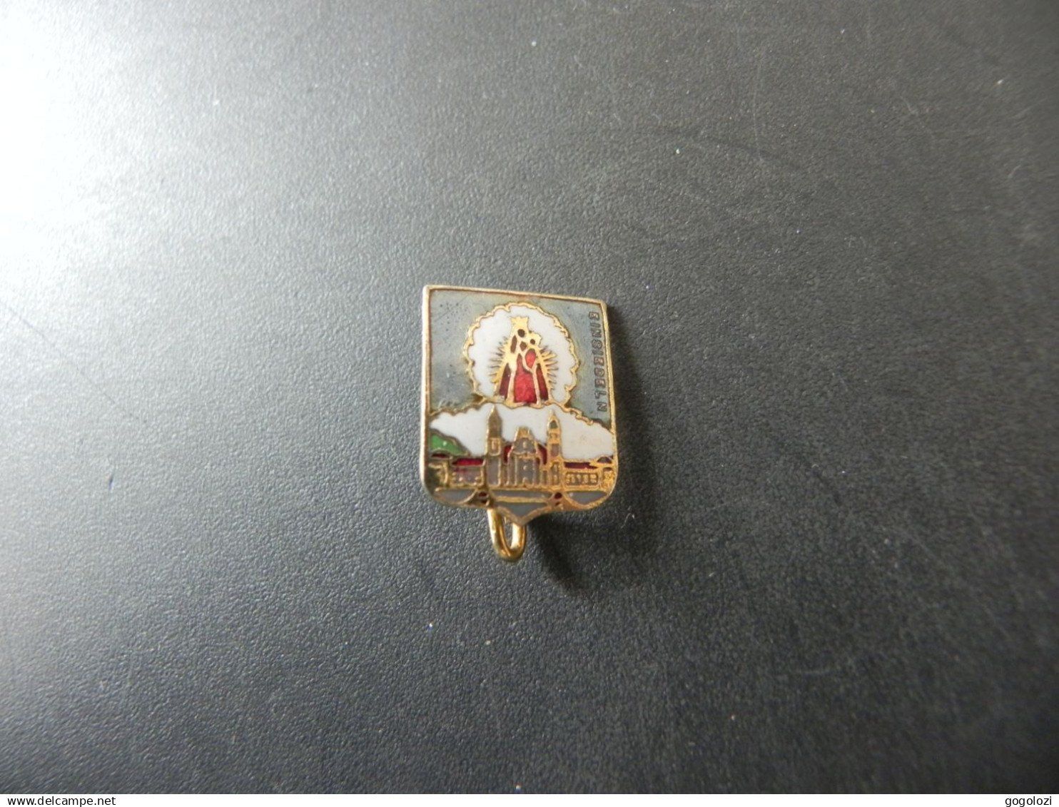 Medaillen: Pilger Abzeichen Kloster Maria Einsiedeln – Gebraucht aus Biel/Bienne von Gogolozi