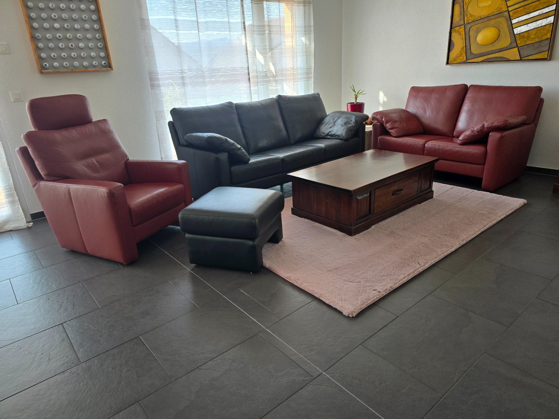 Divani: Ledersofa 3er/2er/Sessel und Höcker – Usato da Au SG venduto da Baumnuss