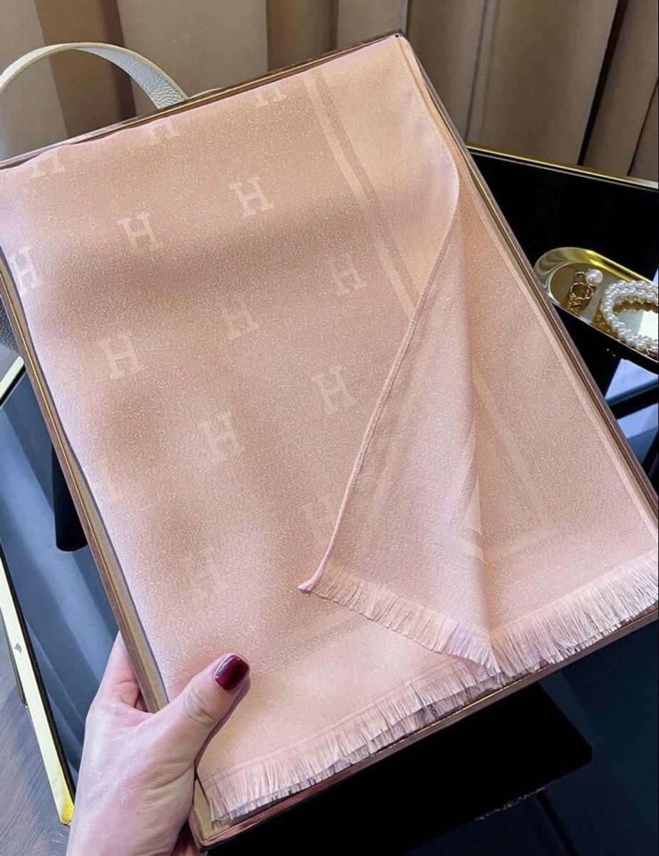 Foulard & Sciarpe: Écharpe  – Nuovo e nell'imballaggio originale da Châtel-St-Denis venduto da Montclair_Swiss 1