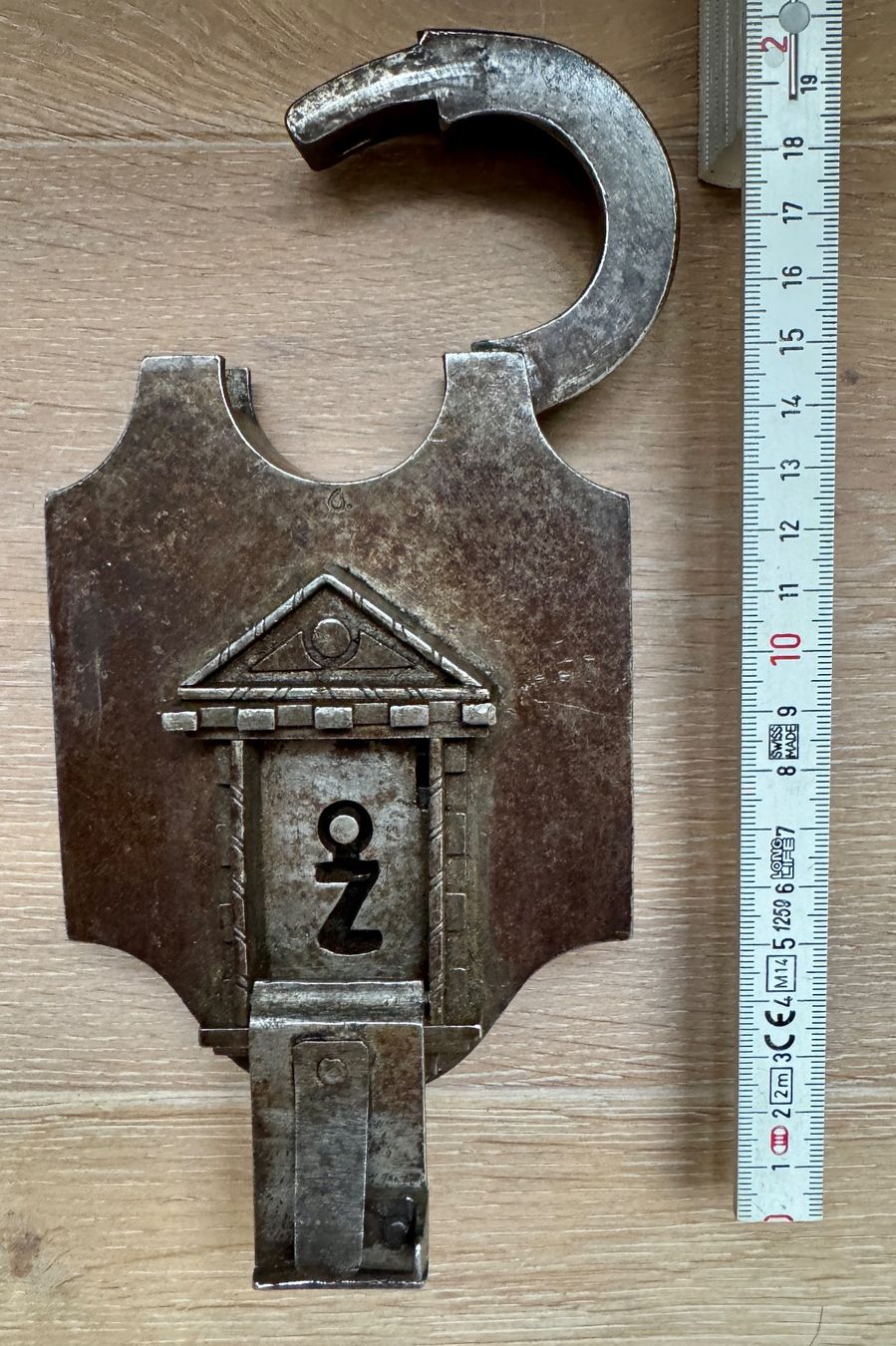 Lucchetti: Antikes Vorhängeschloss Schmiedeeisen 16 cm – Usato da Rothrist venduto da Luckywinner 2