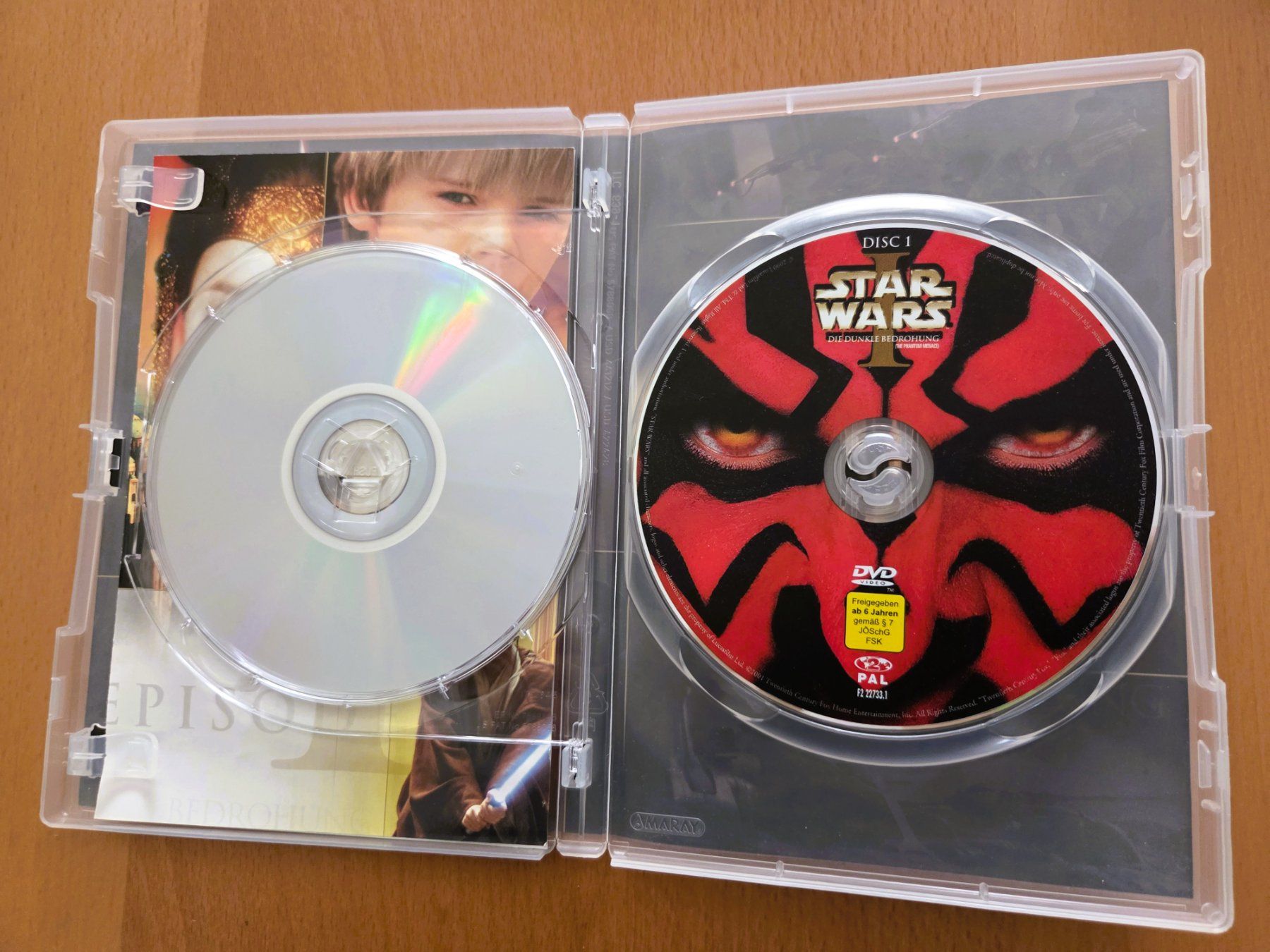 Tous les DVDs: STAR WARS - DVD - DIE DUNKLE BEDROHUNG – D'occasion à Brüttisellen par Nighttrain 1
