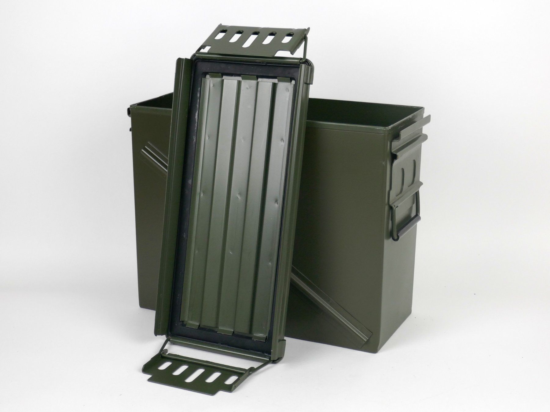 Armée suisse Equipement & pcs de rechange: Grosse Munitionsbox – D'occasion à Urtenen-Schönbühl par Restwert_Schoenbuehl 2