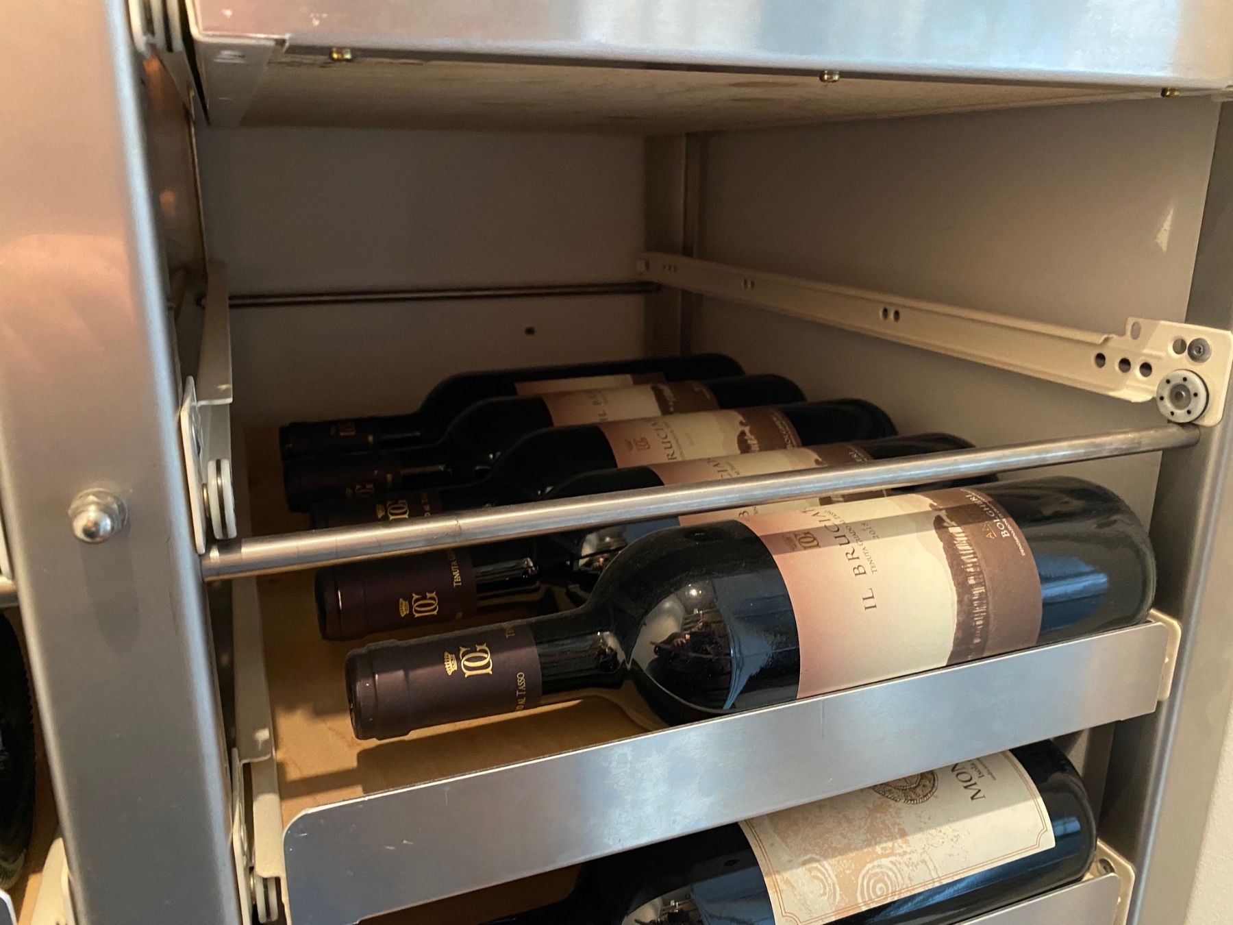 Étagères: Weingestell – D'occasion à Zürich par Nimbusso 7