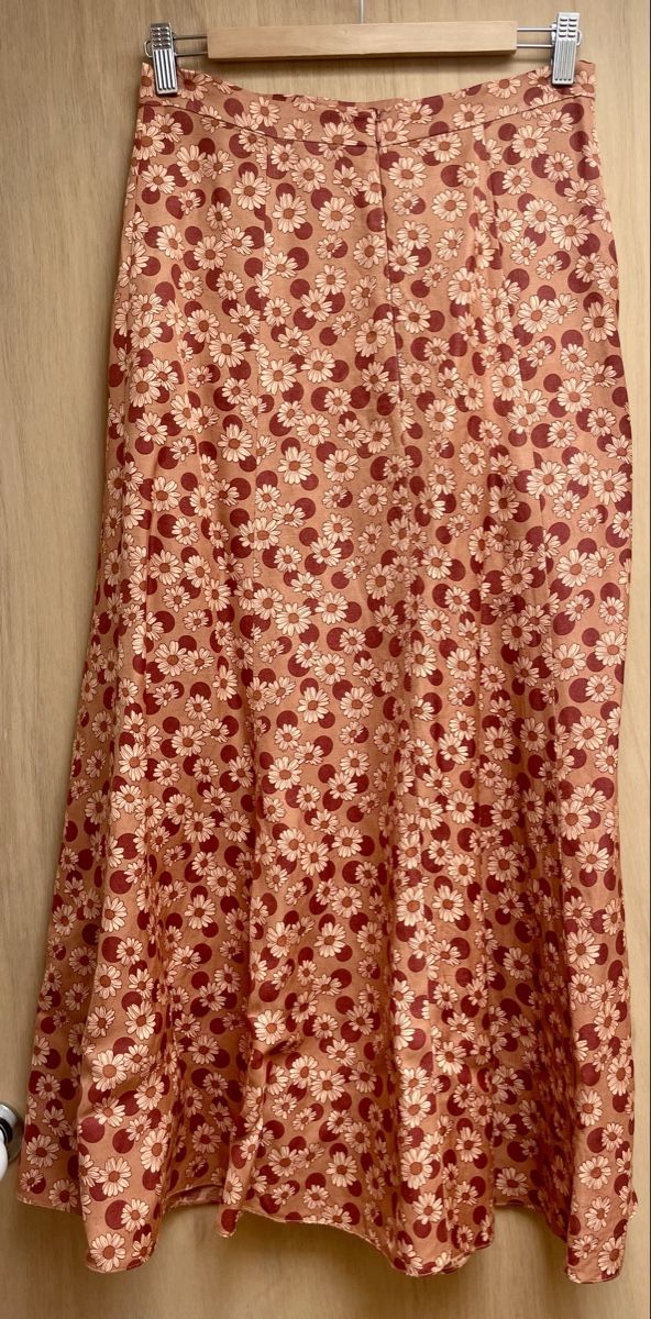 Sandro Gonne: Sandro midi skirt size 2 – Usato da Yverdon-les-Bains venduto da pen_bbz8 1
