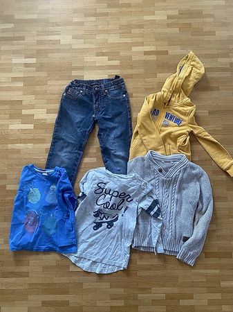 Kleiderpaket Grösse 110/116