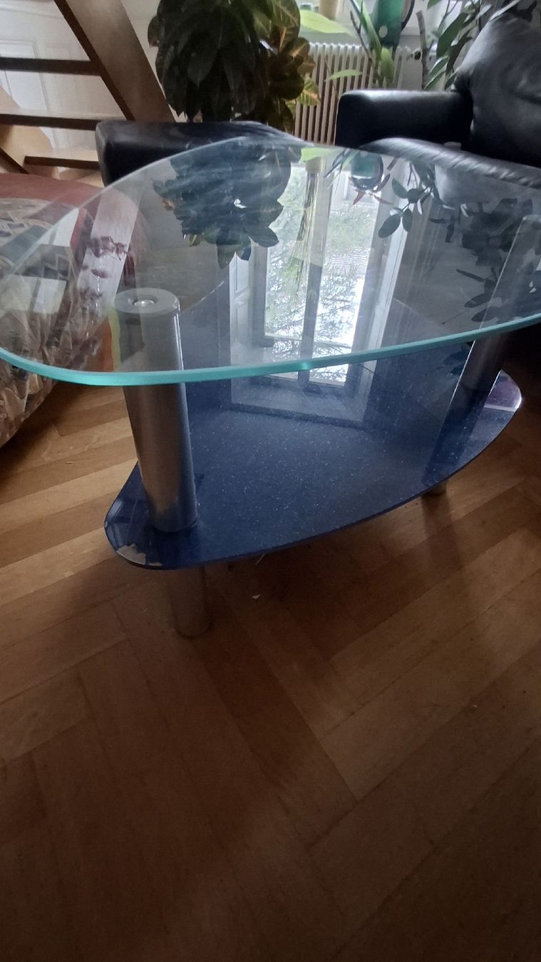 Mobili TV: Table basse en verre – Usato da La Chaux-de-Fonds venduto da pes_b9nw