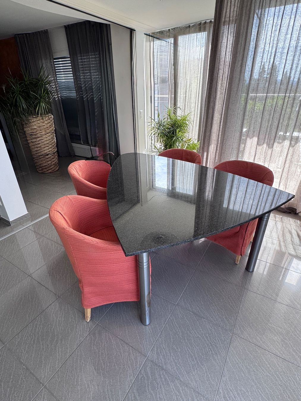 Flexform Set de table et chaises: Edles Design-Set: 4 Flexform Stühle & Dreieckstisch – D'occasion à Zürich par Pagan007