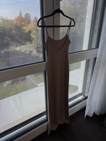 Langes Trägerkleid beige eng anliegend guter Zustand
