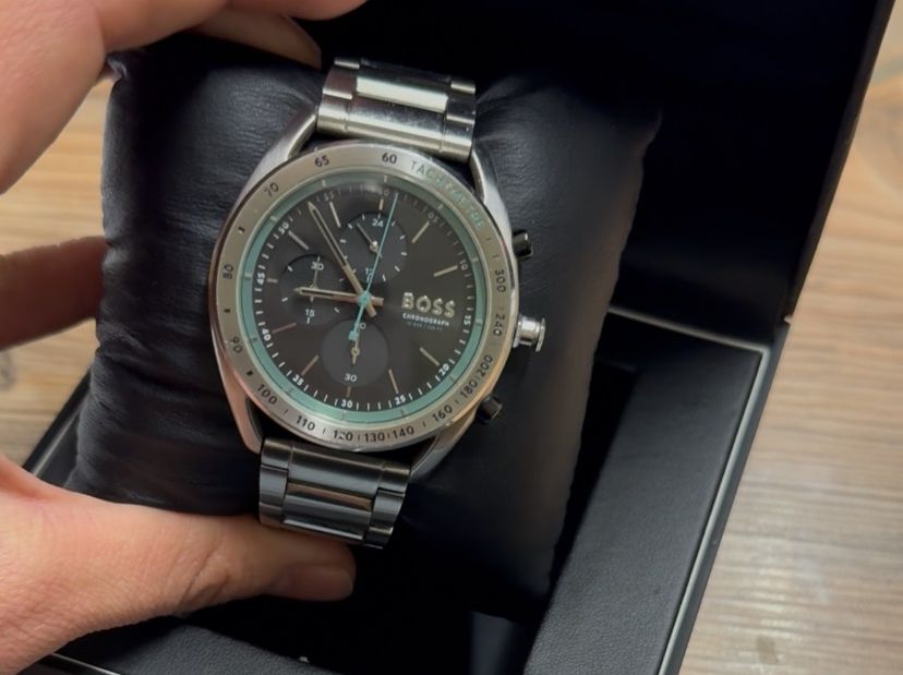 Hugo Boss Orologi: UHR - HUGO BOSS – Usato da Wetzikon ZH venduto da ven_7svr 5
