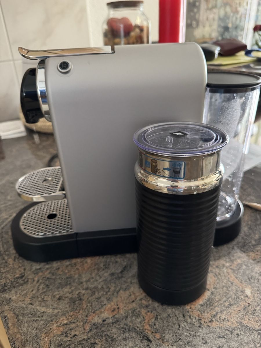 Nespresso Kaffeemaschinen & Espressomaschinen: Nespresso citiz and milk – Gebraucht aus Widen von Carnevale 1
