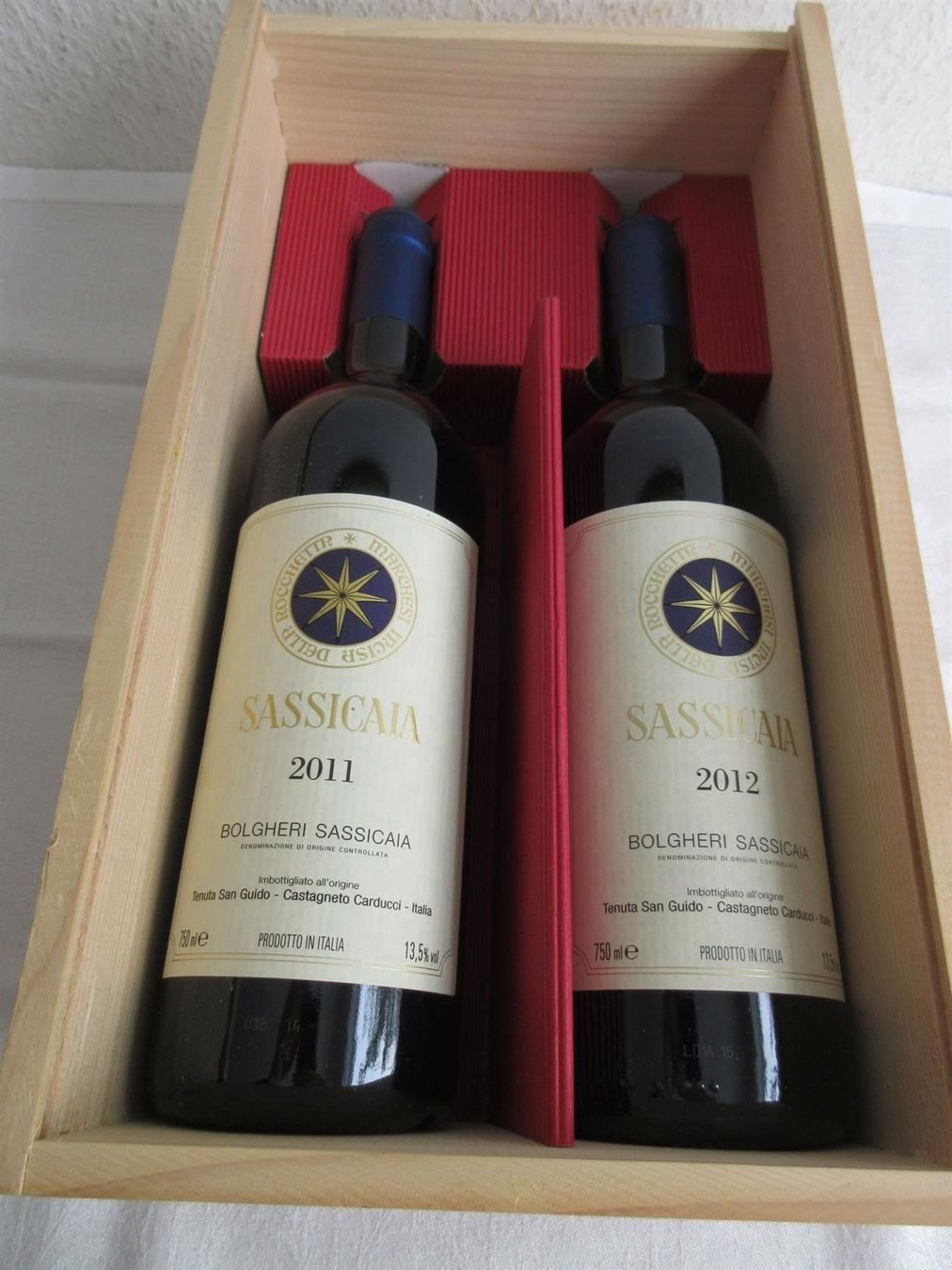 Sassicaia Vino: Sassicaia 2011 und 2012 – Nuovo e nell'imballaggio originale da Binningen venduto da tempipassati