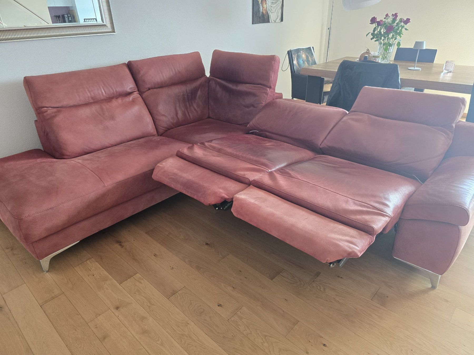 Sofas: Bordeaux Ecksofa mit Relaxfunktion – Gebraucht aus Gutenswil von bsb_2syn 1