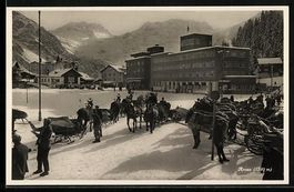 Arosa, Ortspartie mit wartenden Pferdesc
