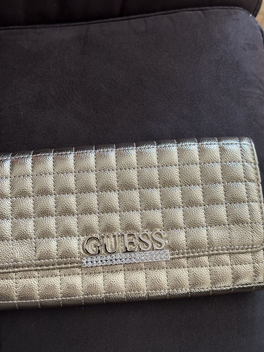 Guess Portamonete: Damen Guess Portmonee – Nuovo (secondo la descrizione) da Basel venduto da Ivana_4 4