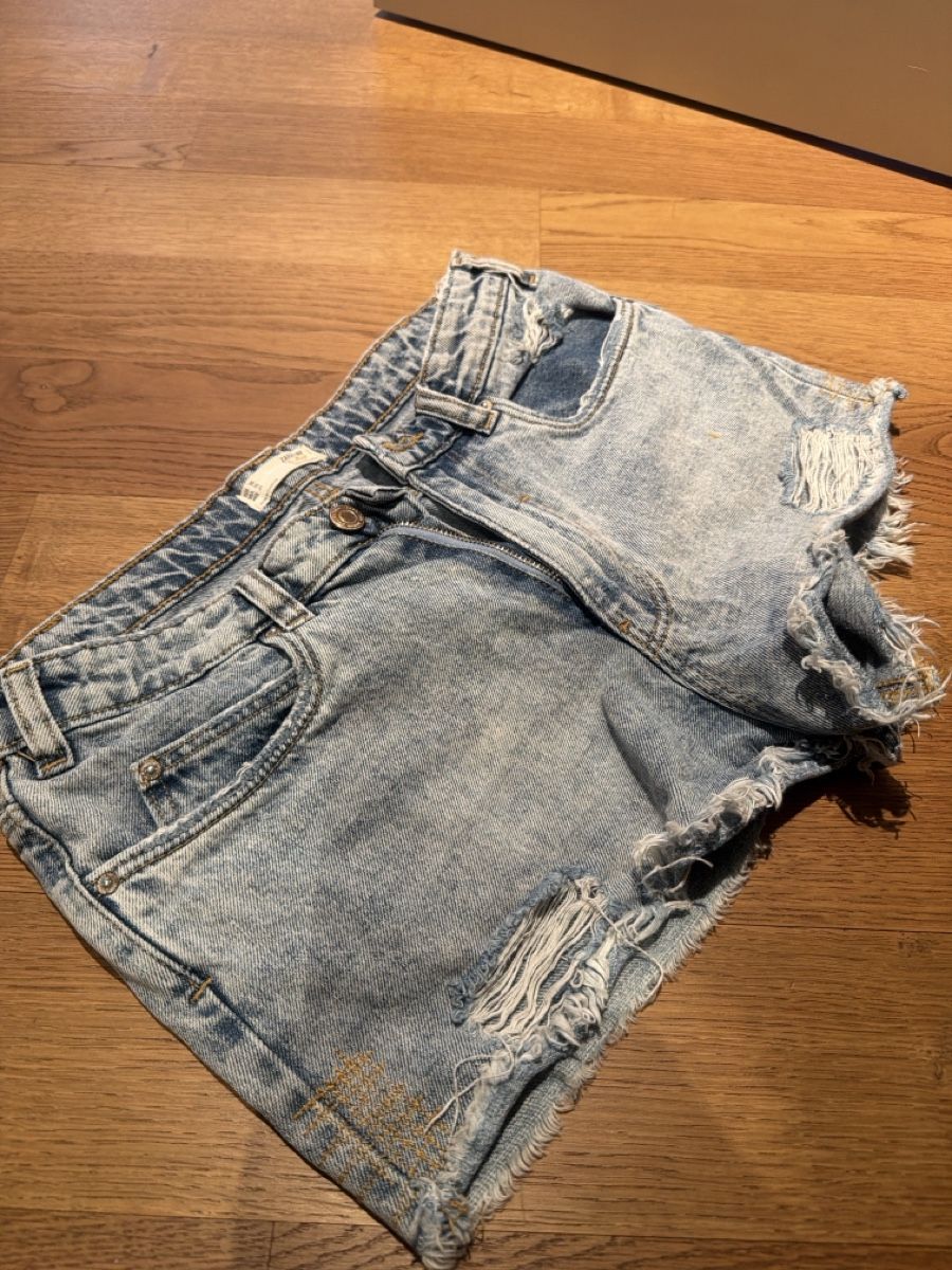 Zara Jeans: Zara TRF jean shorts – Usato da Hausen AG venduto da nik_9sg2 2