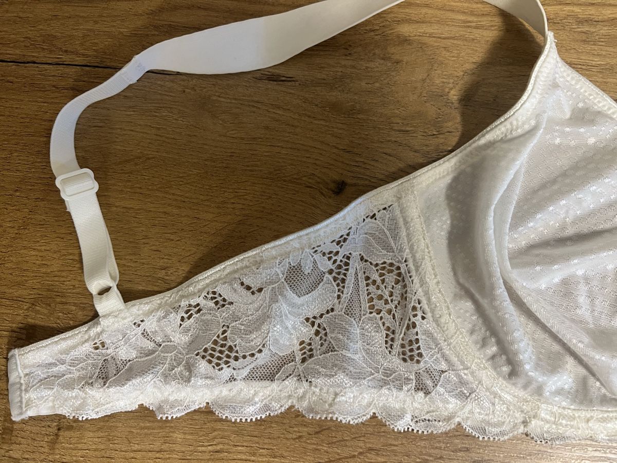 Triumph Sonstige Unterwäsche: Triumph BH weiss Spitze Grösse 85 C , Minimizer – Neu (gemäss Beschreibung) aus Oeschgen von Elmermo 1