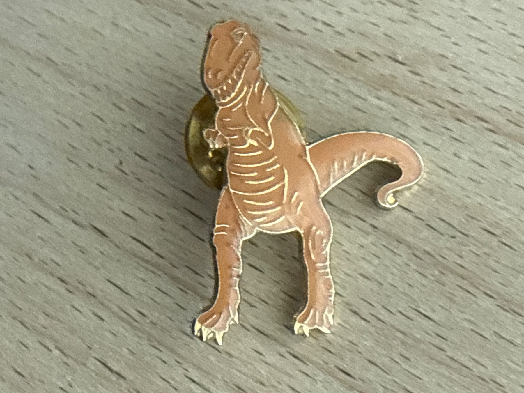 Plaketten & Abzeichen: Pin Dinosaurier – Gebraucht aus Glattbrugg von Schweigmatt