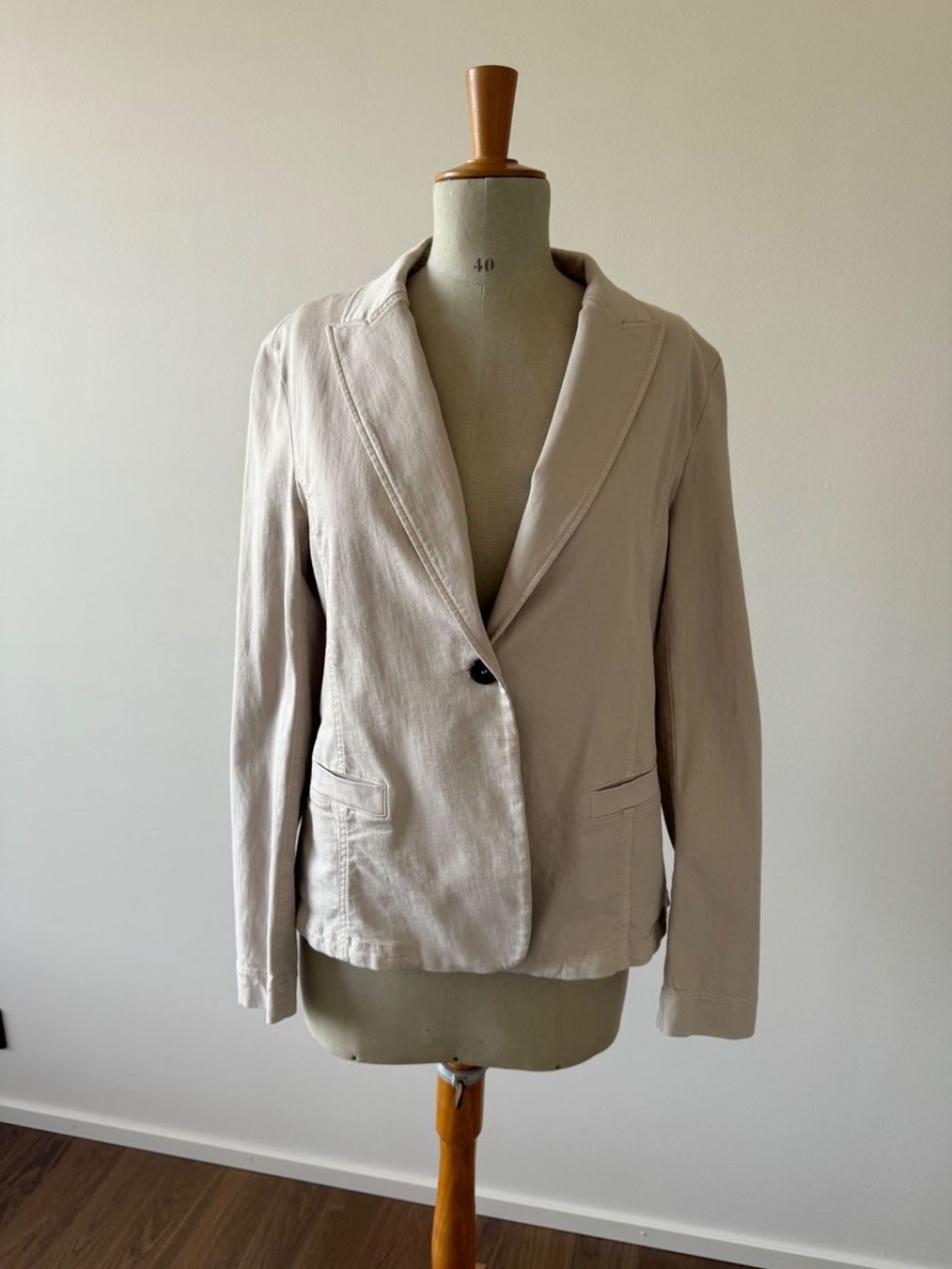 Marc Cain Giacche: Neuer Blazer von Marc Cain, Grösse 40 – Nuovo (secondo la descrizione) da Frauenfeld venduto da trouvaille_8500