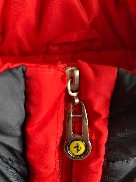 Jacken & Mäntel: Vend veste enfant Ferrari – Gebraucht aus Morrens VD von gia_sfs5 4