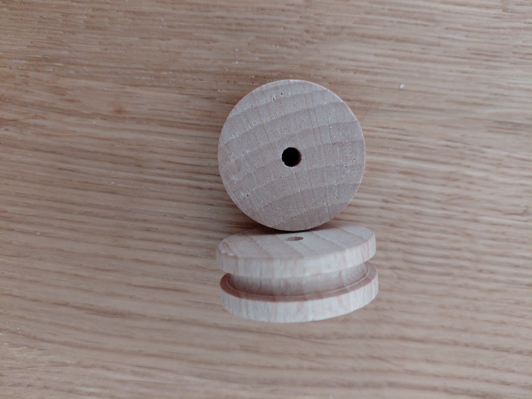 Articoli in legno: Vintage Holz Garnspulen – Usato da Geuensee venduto da sonnenstunden 2