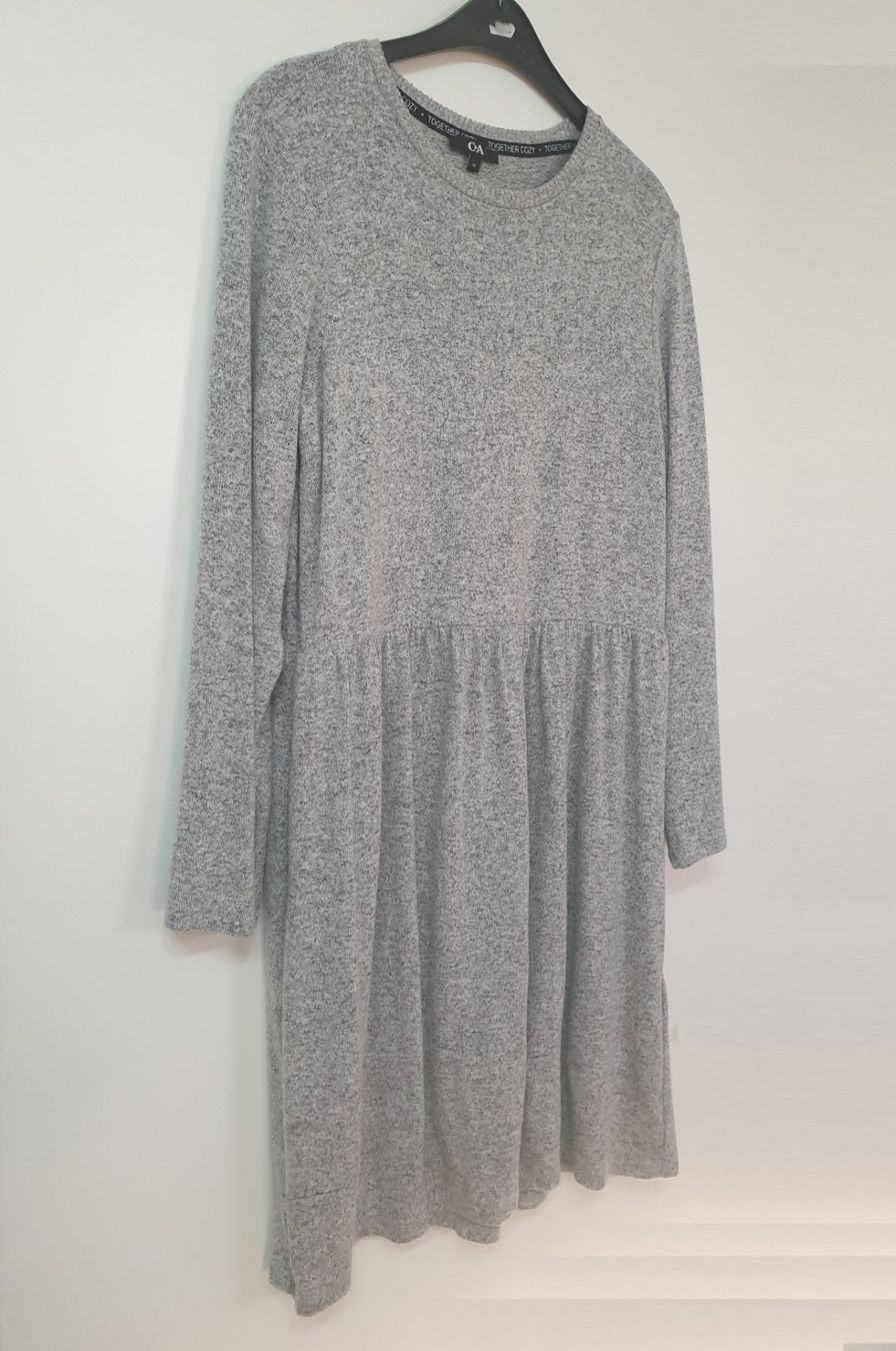 C&A Vestiti: C&A Damen Kleid Grösse M grau – Usato da Oetwil an der Limmat venduto da dhantal 1
