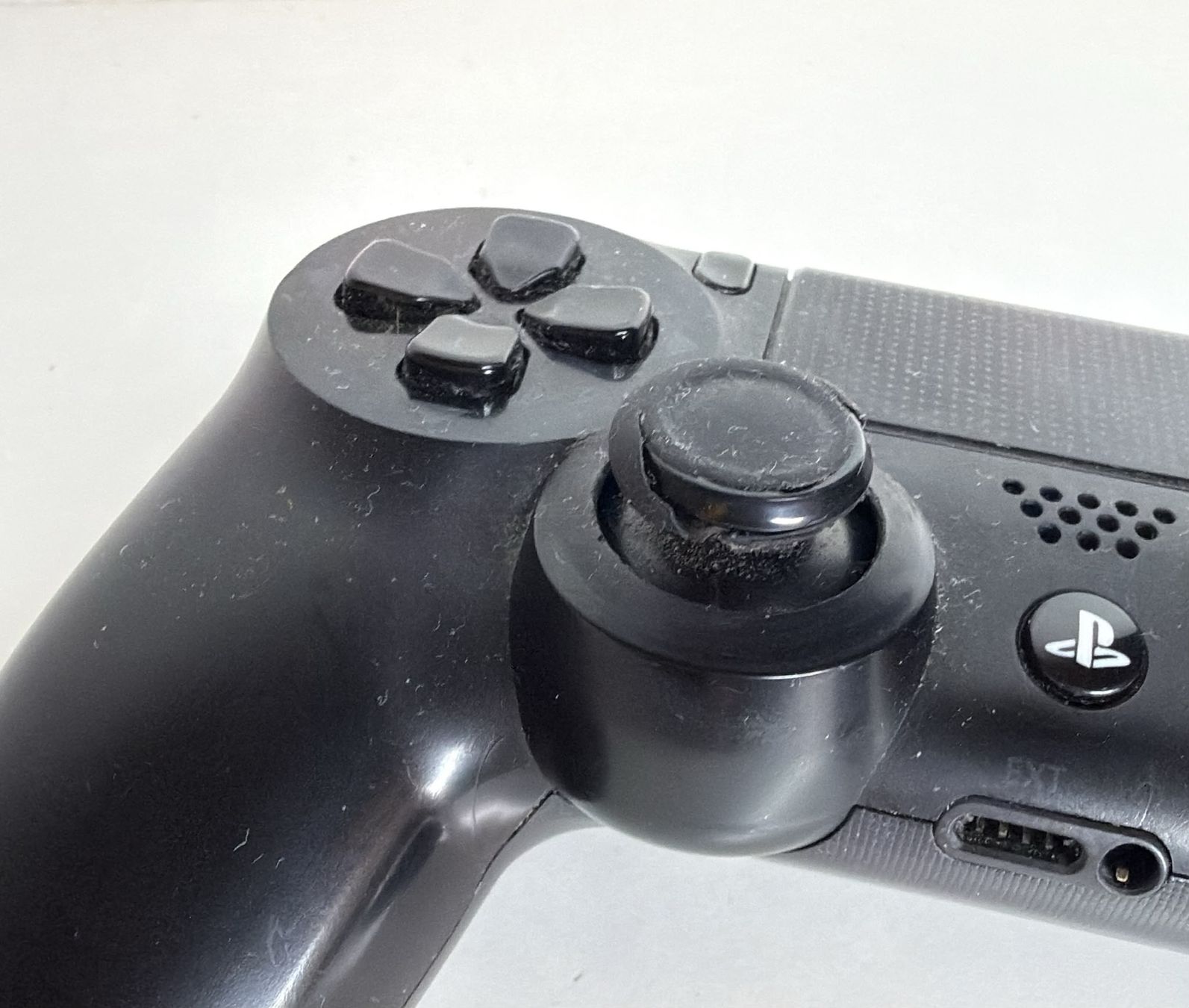 Controller: Original Sony PS4 DualShock 4 Controller – Schwarz  – Usato da Ehrendingen venduto da lax21 2