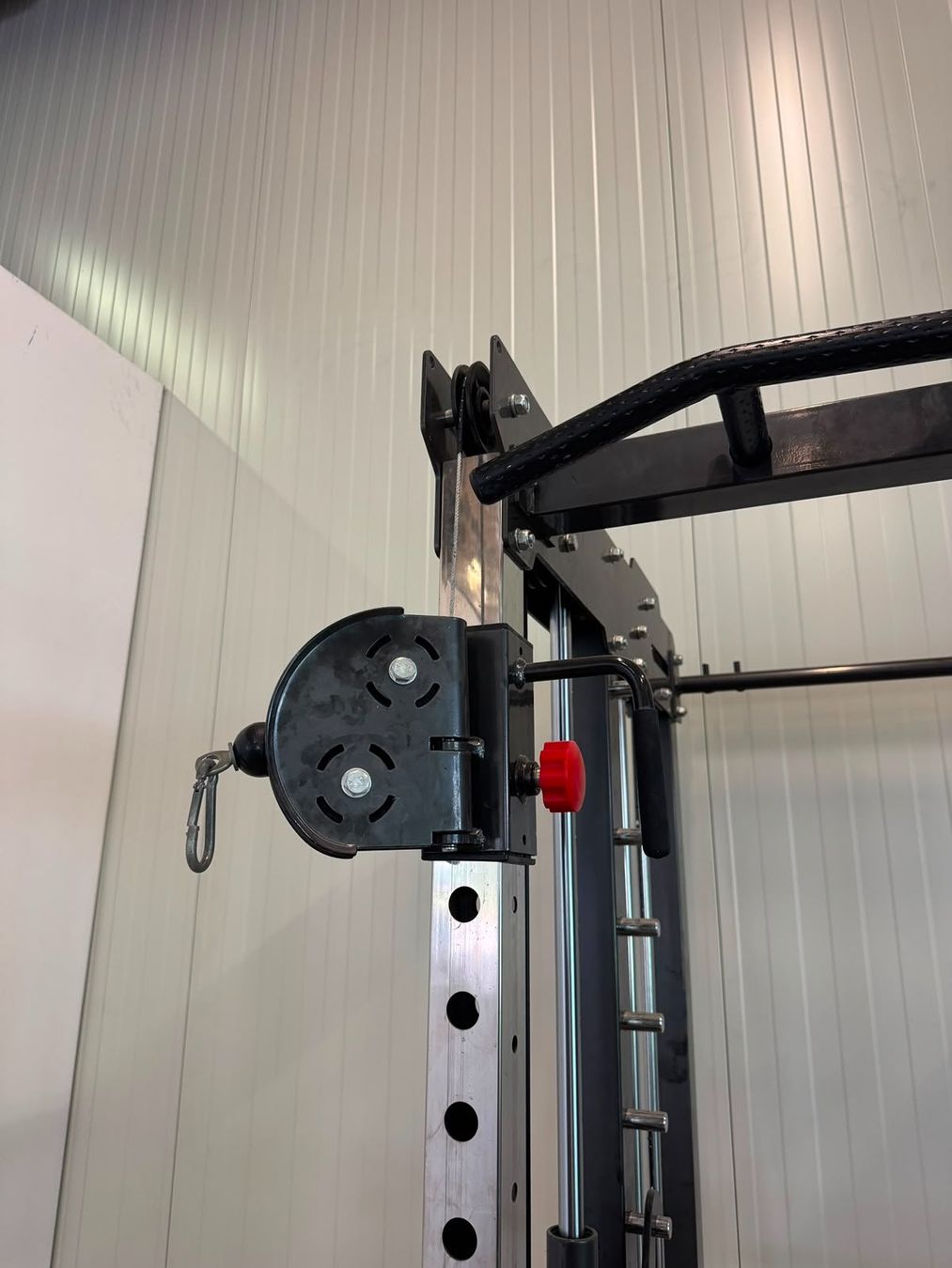 Hometrainer: Smith Machine mit Bank und diversem Zubehör – Usato da Schleitheim venduto da waeckerlin 2