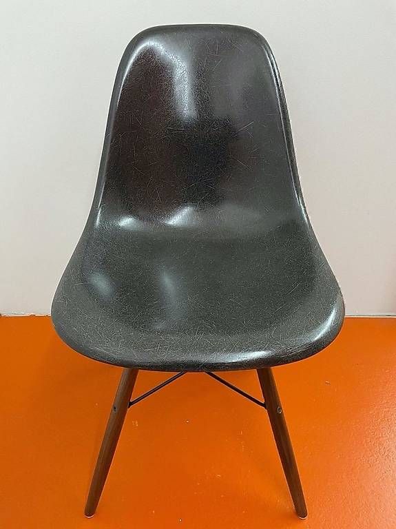 Stühle: Eames side chair dark tone – Gebraucht aus hermrigen von Hasihasi2