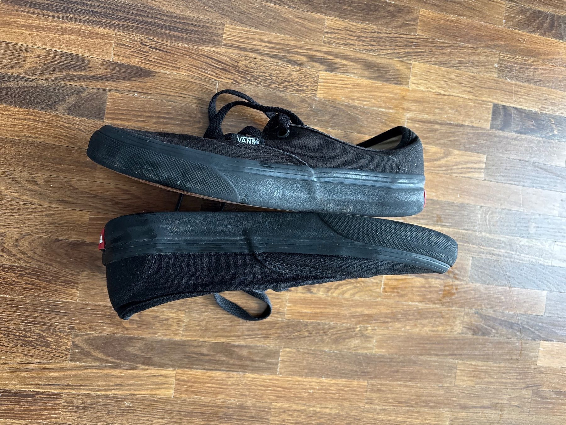 Vans Scarpe da donna: Schwarze Vans Authentic Sneaker, Grösse 36 – Usato da Hinwil venduto da liviipivii 1