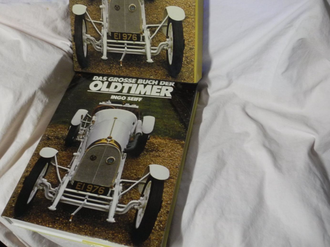 Libri: BUCH   DAS GROSSE BUCH DER OLDTIMER  IM UMKARTON  SEHR GUT – Usato da Gurtnellen venduto da Murmeli99