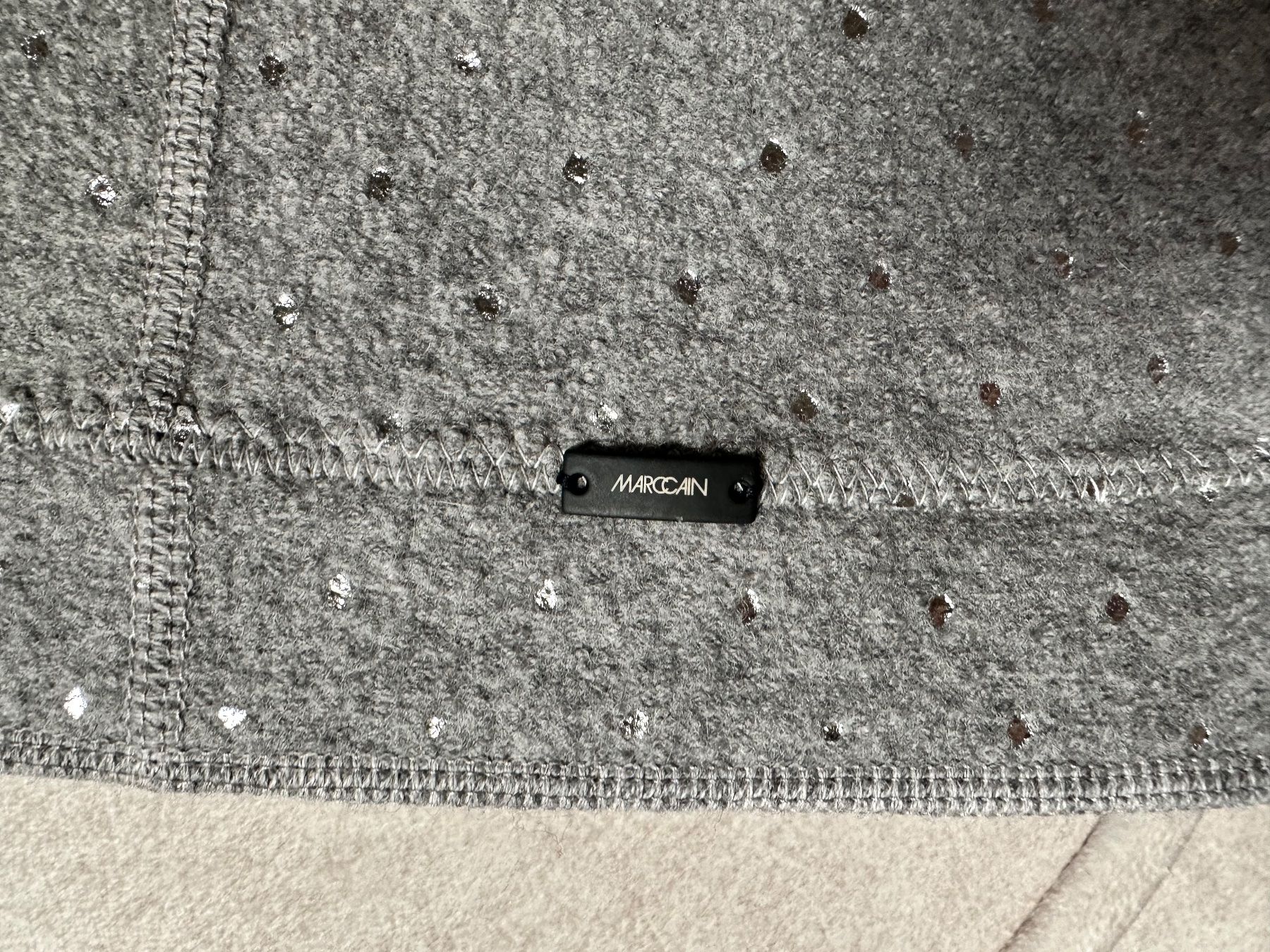 Marc Cain Gonne: Marc Cain Mini Rock mit Silber Punkten – Nuovo (secondo la descrizione) da Buchs ZH venduto da KittyInStyle 3
