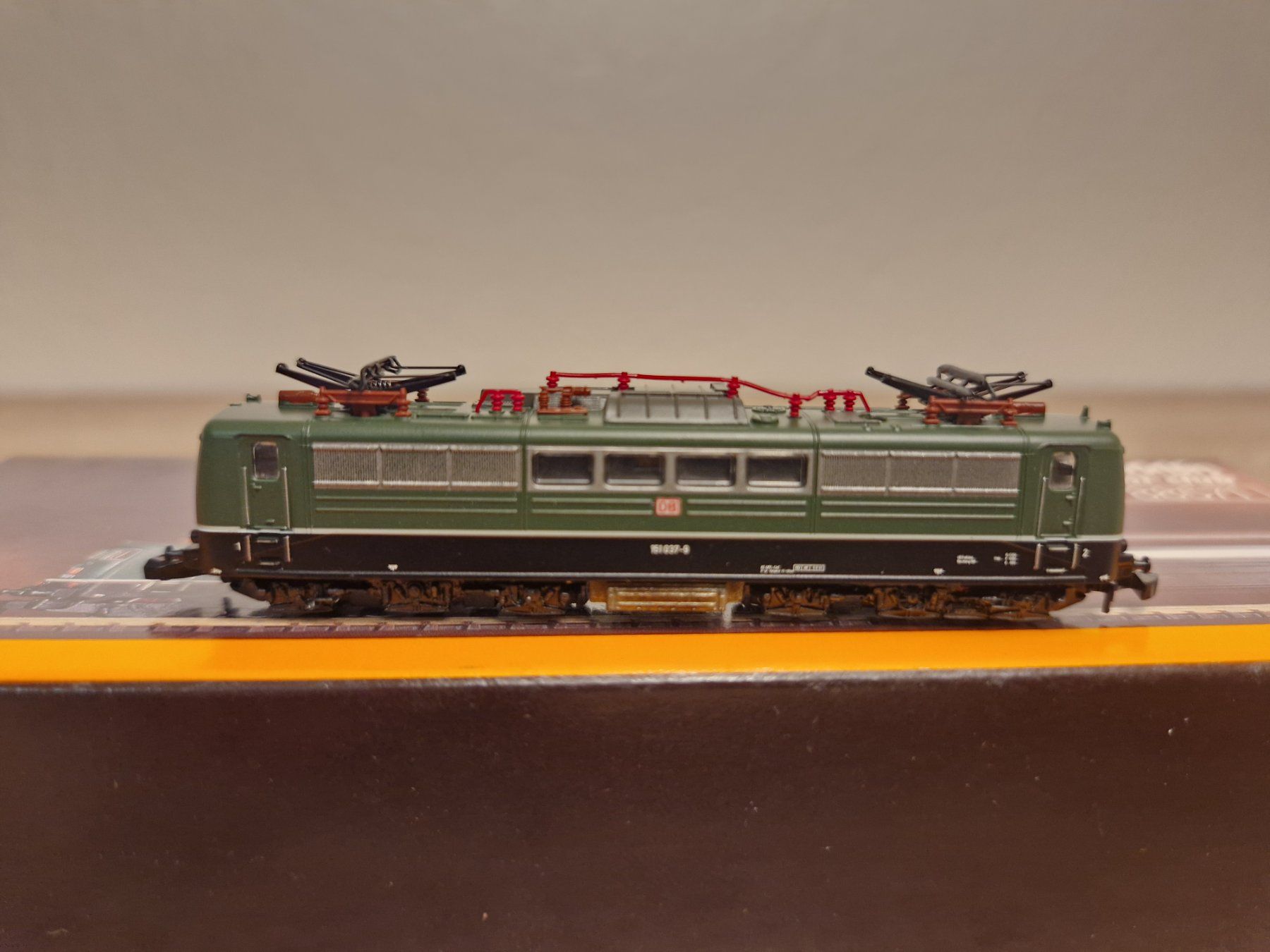 Märklin Modellini di ferrovie: Märklin Z 88571 E-Lok BR 151 DB – Usato da St-Aubin-Sauges venduto da Lo_Go