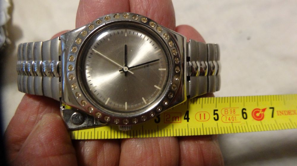 Swatch Montres: S-WATCH HERREN UHR,QUARTZ.SWISS MADE.VIEL STEINS.LÄÜFT – D'occasion à zürich par ahmad01 2