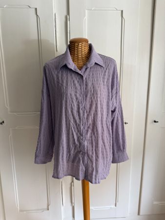 Bluse fliederfarben oversized locker 34