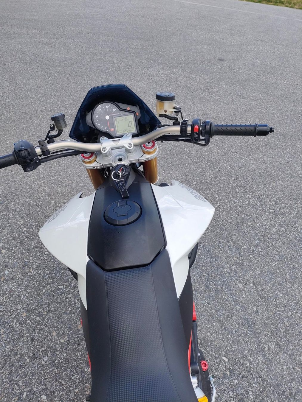 Aprilia Route: Aprilia Dorsoduro 1200 – D'occasion à Dagmersellen par Priapos66 5