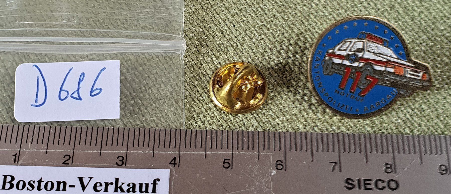 Placchette & Badge: D686 - Pin Kt. Polizei Notruf 117 Aargau – Usato da Reinach BL venduto da Boston-Verkauf 2