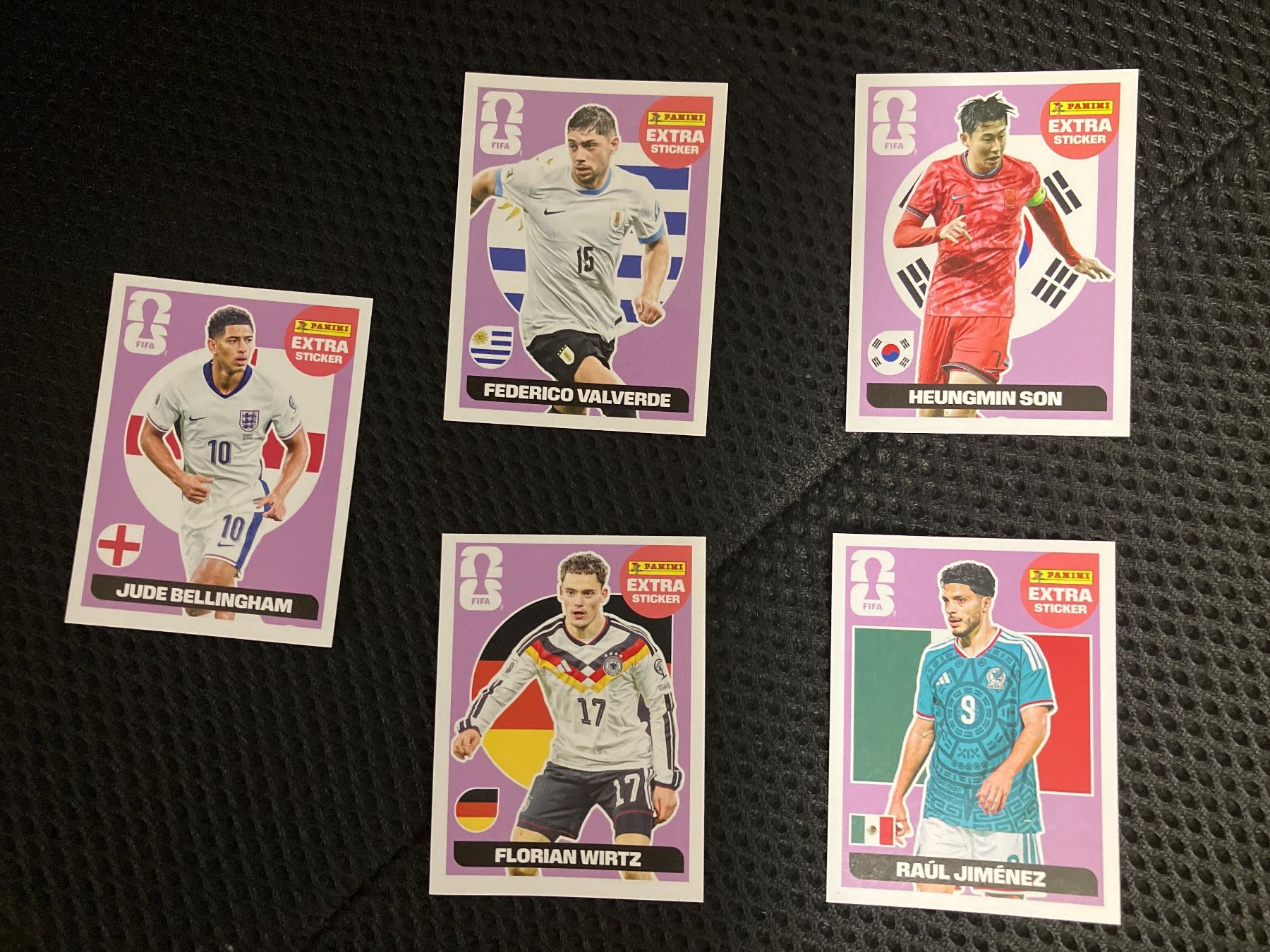 Panini Cartes à collectionner: 20 verschiedene purple Extra Sticker – Neuf (Voir description) à Duebendorf par RoteRose 1