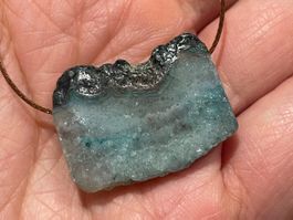 Anhänger aus blauem Achat